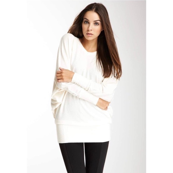 Go Couture Sweaters - 𝅺GO Couture Solid Dolman Sleeve V-Neck Sweater - M